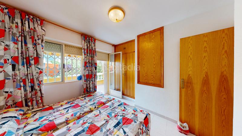 Foto ad545629-136f-4b47-99b7-93d1a5bd1abe. Casa adossada a carrer d'oriola 2 a Pueblo Acantilado-Lanuza Campello (el)