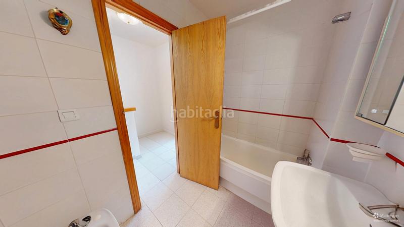 Foto fe6b9008-c05a-4f13-8b56-5b9d2119d975. Casa adossada a carrer d'oriola 2 a Pueblo Acantilado-Lanuza Campello (el)