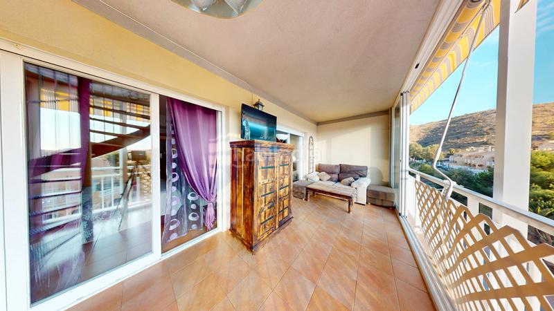 Foto 4c20d79e-7de5-43cc-b219-82dbfdbc5ca4. Attique avec parking piscine dans Pueblo Acantilado-Lanuza Campello (el)