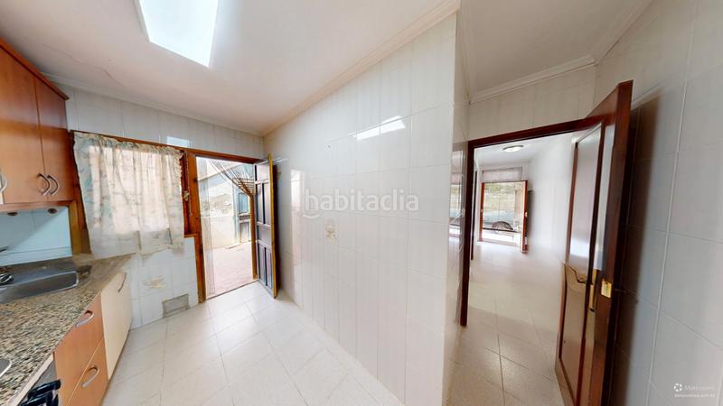 Foto 9cc49d0e-b070-4866-8dee-cd1bf2731695. Casa planta baja de 4 habitaciones toda exterior con patio. en Campello (el)