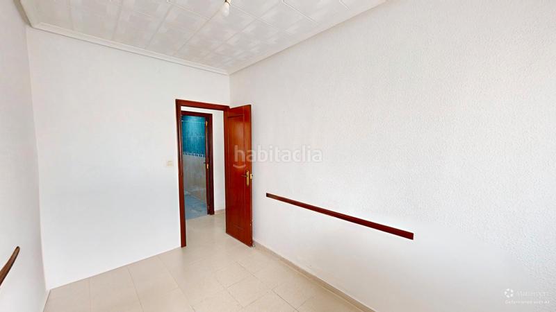 Foto ad2035a5-3a41-41a0-a823-b4ce8a7f7cc0. Casa planta baja de 4 habitaciones toda exterior con patio. en Campello (el)