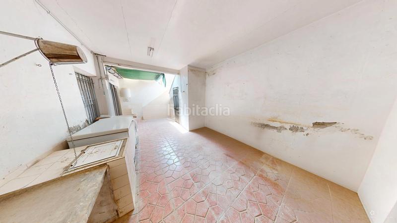 Foto f433d97a-5877-415b-9d93-b094d0c0f3fd. Casa planta baja de 4 habitaciones toda exterior con patio. en Campello (el)