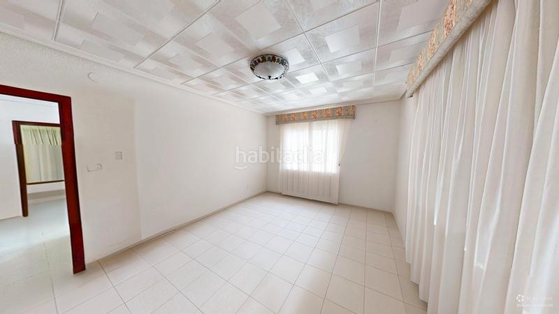 Foto f5e948f1-f389-4f52-af79-648e2ab82d32. Casa planta baja de 4 habitaciones toda exterior con patio. en Campello (el)