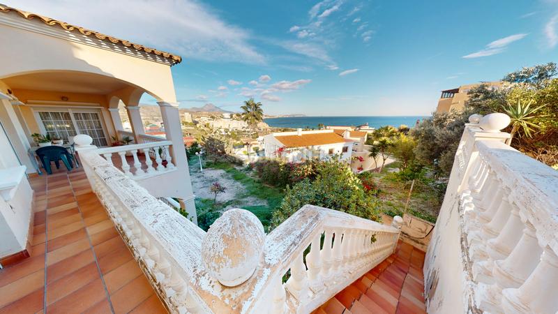 Foto 69dcda21-4b77-4d85-a375-2b3462da9119. Chalet con camino riscaldamento parcheggio piscina in Campello (el)