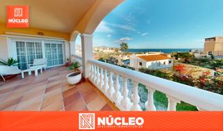 Chalet  Carrer d'oriola. Exclusivo chalet con piscina, bodega y vistas al mar –