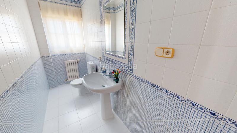 Foto f1e7bd2d-5a12-4ece-8cbe-11b462e408e9. Chalet con camino riscaldamento parcheggio piscina in Campello (el)