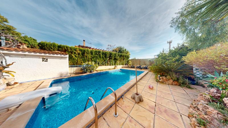 Foto 24333d0f-7d1f-4d0c-8f25-bfa33d26cca2. Chalet mit kamin heizung parking pool in Bellavista-Capiscol-Frank Espinós San Juan de Alicante