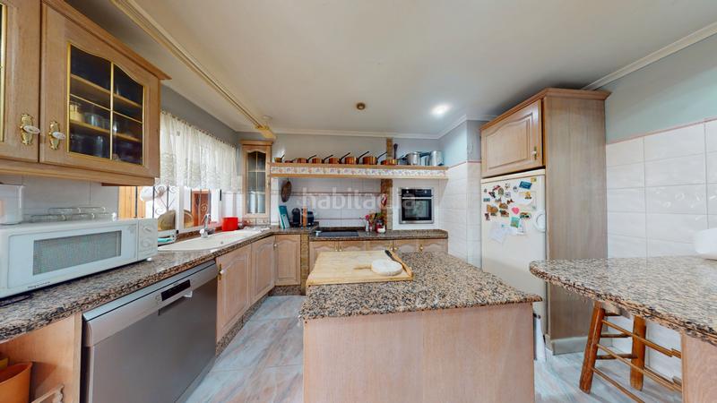 Foto be925229-07f5-4d7e-a0ed-838ad9fa9537. Chalet con camino riscaldamento parcheggio piscina in San Juan de Alicante