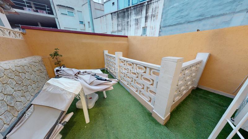 Foto ad2fded8-1e6e-4fc9-9cce-aae019b7b026. Casa pareada en Centro San Juan de Alicante