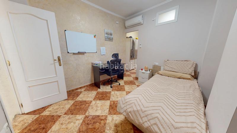 Foto a1d12f7c-5513-4b4d-971c-ee2c8b6d8065. Maison jumelée avec cheminée dans Centro San Juan de Alicante