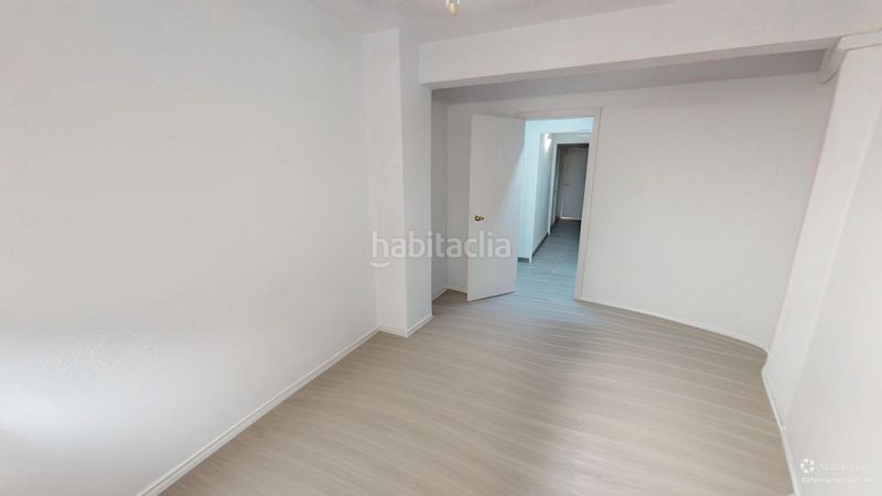 Foto 0aabf388-e125-4dc0-a4e3-bdb118d110d3. Pis a Campello Playa Campello (el)