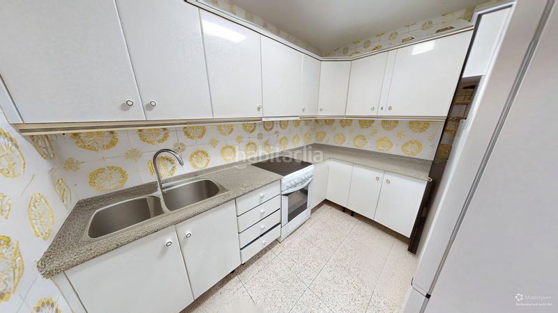 Foto 7c145d4b-ac63-43aa-9586-dce341049e94. Pis a Campello Playa Campello (el)