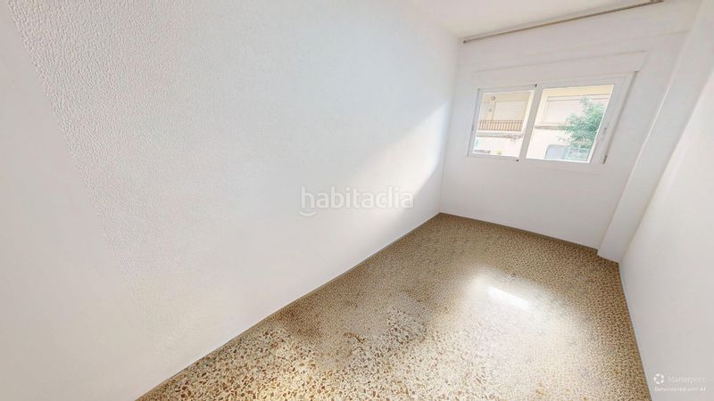 Foto ead474c5-c923-448c-9828-25e904423fab. Pis a Campello Playa Campello (el)