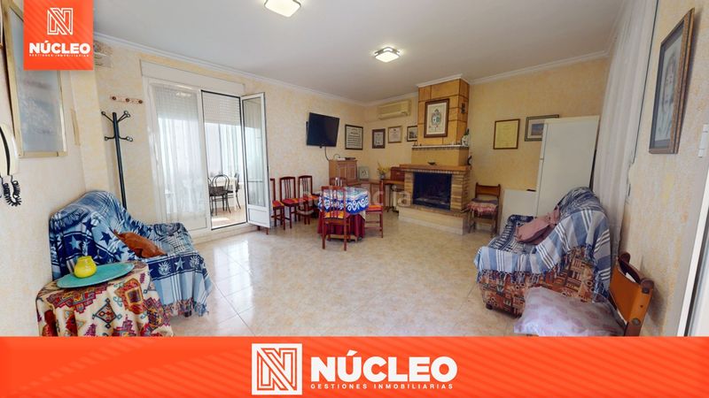 Foto bfe13776-da7c-437b-831d-b81ba66e185f. Flat with fireplace in Sax