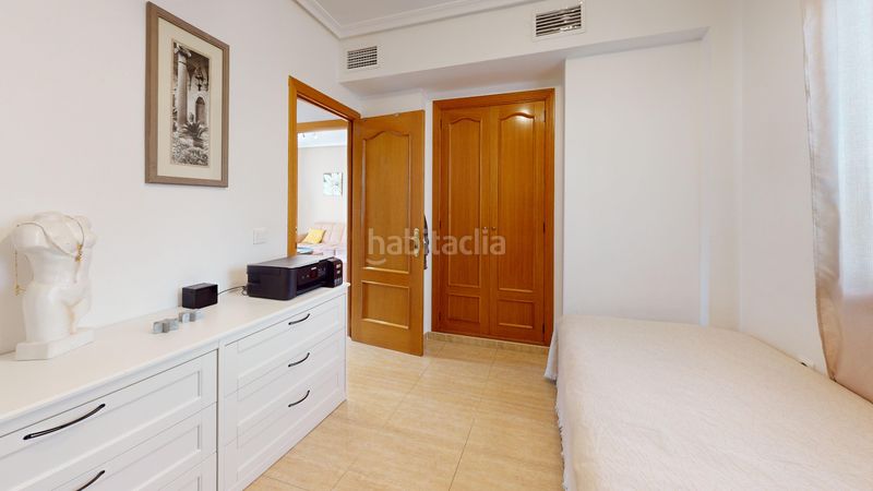 Foto aeb81f12-8e4b-4c8e-925d-3172a94a1d8e. Àtic amb calefacció aparcament a Centro San Juan de Alicante