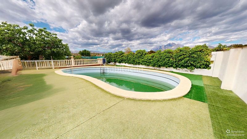 Foto 24e0df00-dcc7-41b8-b9c5-bc27cb186b8d. Xalet amb aparcament piscina a Busot