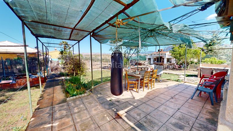 Foto 2e28cccf-00f0-496f-9f01-b297100a89db. Xalet amb aparcament piscina a Busot