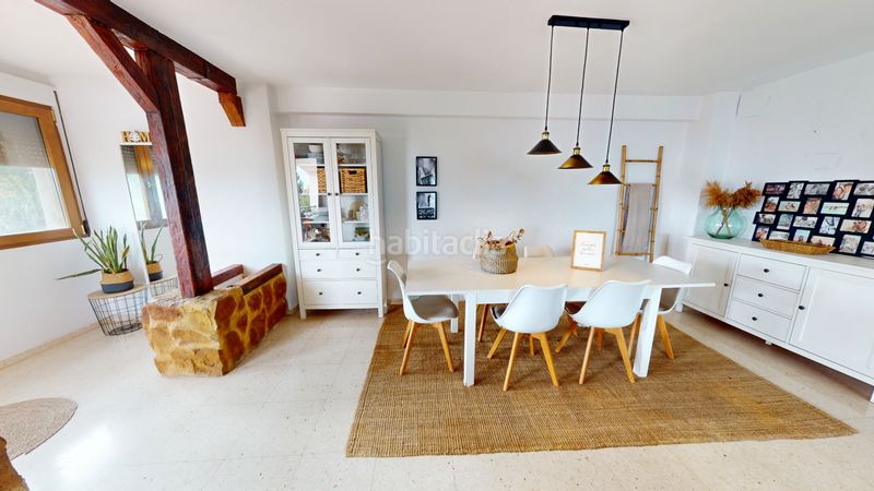 Foto 32a77b91-bb57-4505-9546-425c9d2a8487. Xalet amb aparcament piscina a Busot