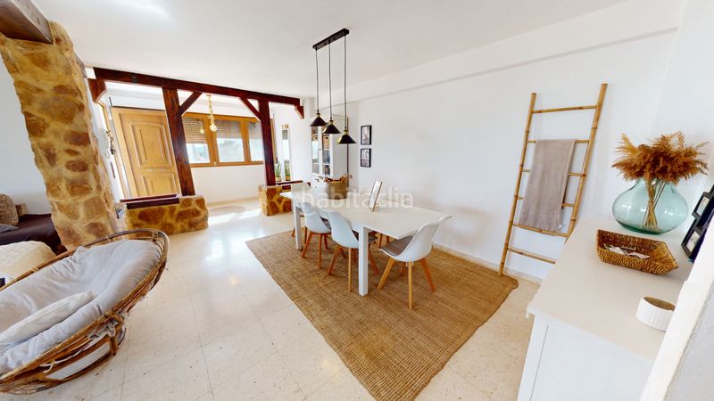 Foto 88cad6cd-07de-438e-a59d-cb90e8cc6835. Xalet amb aparcament piscina a Busot