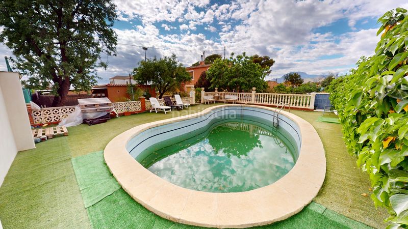 Foto 8ba8e1d7-4b7d-484d-9784-a02398f59c0c. Xalet amb aparcament piscina a Busot