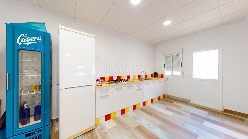 Foto ae1b9b91-5290-450d-869a-ff697f0a0c0f. Xalet amb xemeneia aparcament a Partidas Norte Villena