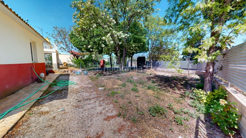 Foto bf2da265-de80-4dd3-a10c-68abfe416c65. Xalet amb xemeneia aparcament a Partidas Norte Villena