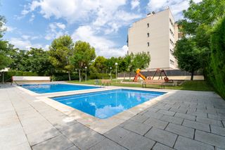 Flat  De maria castillo 6. Planta baja con garaje y piscina en salou