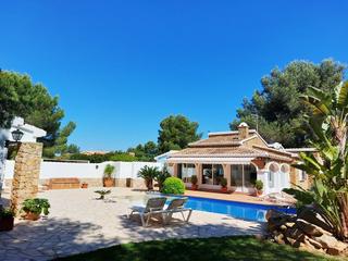 Xalet en El Puerto. Villa independiente en zona privada en denia. costa blanca