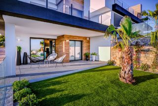 Apartamento en Centro. Apartamento moderno de nueva construccin con vistas al mar en b