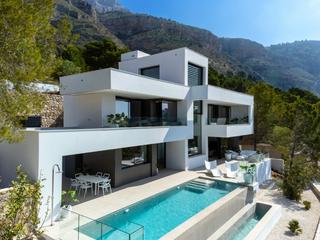 Xalet en Altea Ciudad. Villa con vistas al mar, amueblada y terminada en altea. costa b