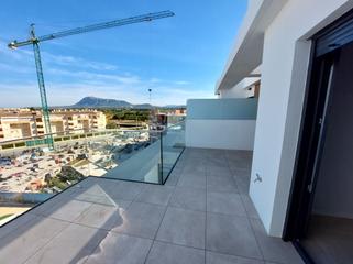 Apartament a El Puerto. Ático llaves en mano con vistas al mar en denia. costa blanca