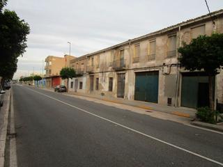 Local Comercial a Benimuslem. Local comercial en zona céntrica del casco urbano en benimuslem.