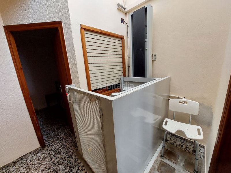 Foto ad8b6799-5593-413b-b22e-653a7806c549. Casa  de pueblo céntrica de 2 plantas con elevador . costa blanca en Ondara