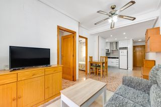 Apartament  Calle ramon gallud. Apartamento de dos dormitorios a escasos 150 metros de la playa