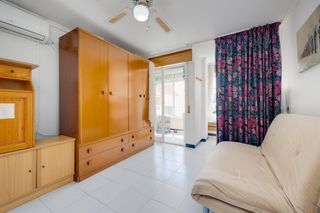 Àtic  Calle la sal 25. Estudio en planta ático, con garaje incluido a 300 metros del ma