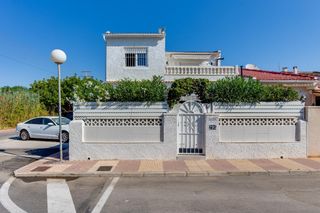 Casa adossada a Zona Carrefour - Urbanizaciones. Chalet de 3 dormitorios y piscina comunitaria en el chaparral, t