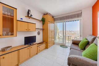 Estudio  Calle calera 2. Estudio con piscina comunitaria, en zona céntrica de torrevieja