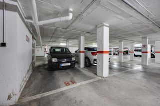 Parking voiture à Calle pablo mercader torregrosa 4. Plaza de garaje con acceso por rampa