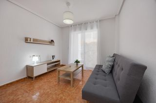 Apartment  Calle la loma 40. Apartamento de dos dormitorios, en zona céntrica de torrevieja