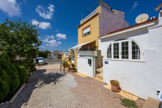 Casa adossada a Zona Carrefour - Urbanizaciones