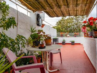 Casa a Carrer del carme 18. Espaciosa casa de dos plantas en el centro de mahón
