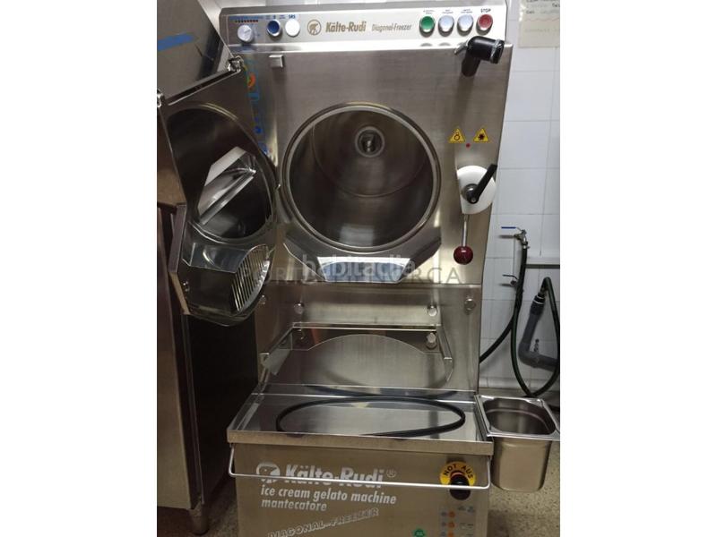 Foto 1e228423-fbcf-4d5c-8fe1-4ded41a7acb4. Locale commerciale in Es Castell Es Castell