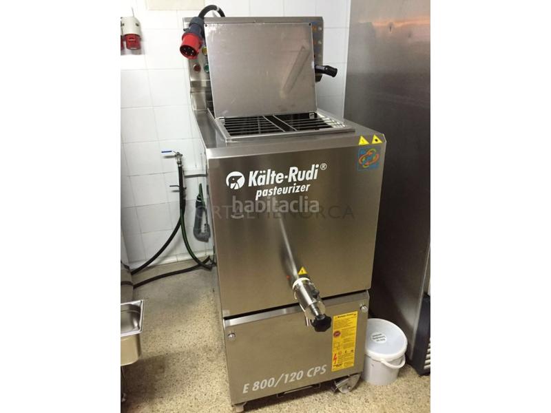 Foto 571f8a86-d86f-46ef-8589-42905a91c26f. Locale commerciale in Es Castell Es Castell