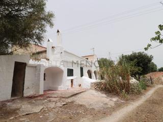Mas à Alaior Poble. Casa de campo para reformar con boyeras y establos en la argenti