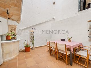 Casa a Ciutadella. Interesante casa de pueblo en el casco antiguo de ciutadella, ce
