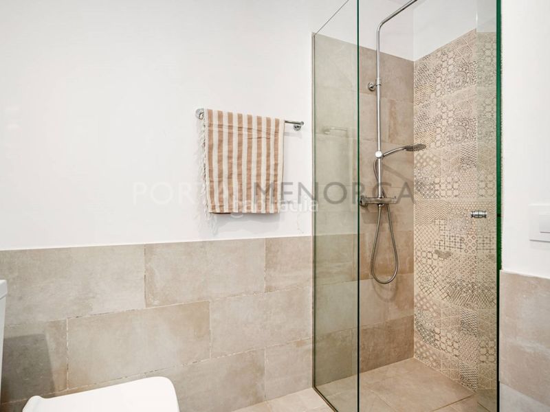 Foto 95d83f67-b685-41ad-aefd-02092a2081d8. Apartament a Cala Blanca Ciutadella de Menorca