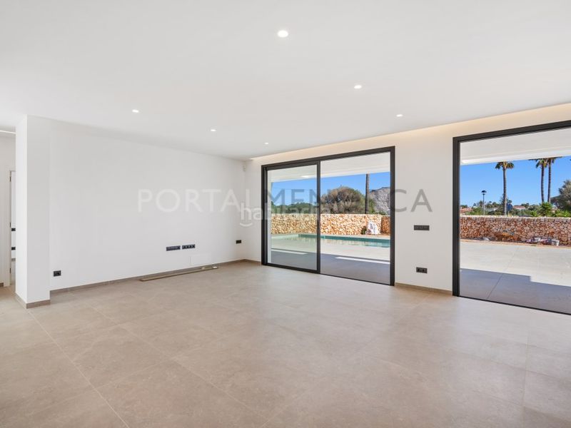 Foto 07726790-d3de-4235-a1c2-750ce0234307. Xalet amb piscina a Cala Blanca Ciutadella de Menorca