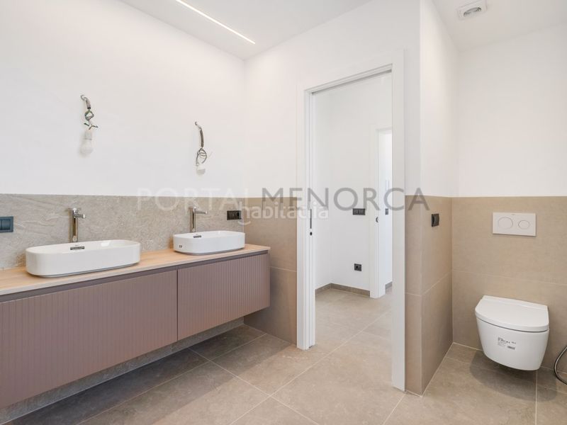 Foto 4aac3ad1-4a10-4905-a1e8-41e10eca652a. Xalet amb piscina a Cala Blanca Ciutadella de Menorca