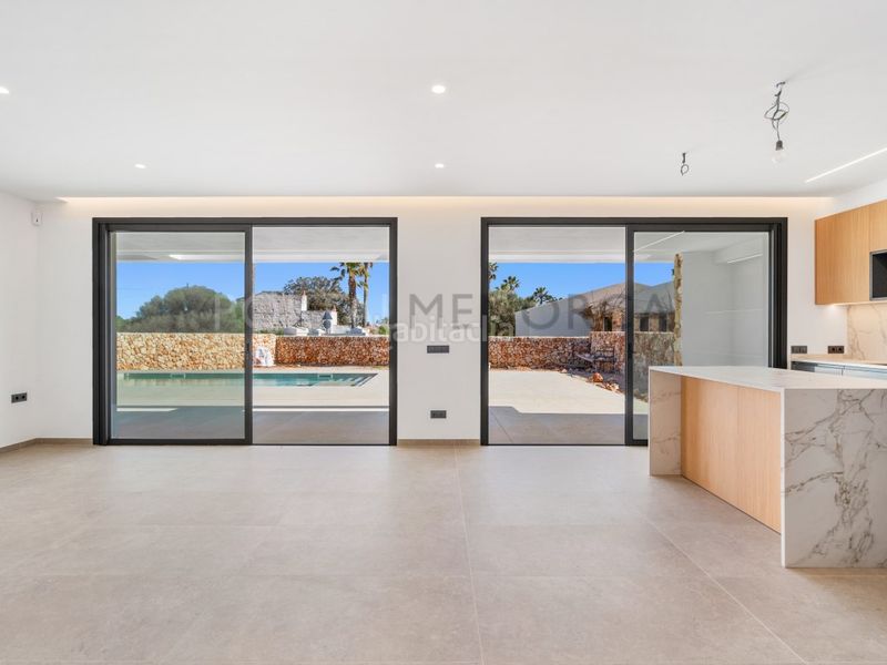 Foto 67bd13e1-eebc-42c2-9f20-30044f529d10. Xalet amb piscina a Cala Blanca Ciutadella de Menorca