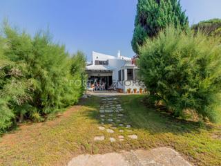 Xalet a Binibèquer. Chalet con piscina en venta en binibeca vell
